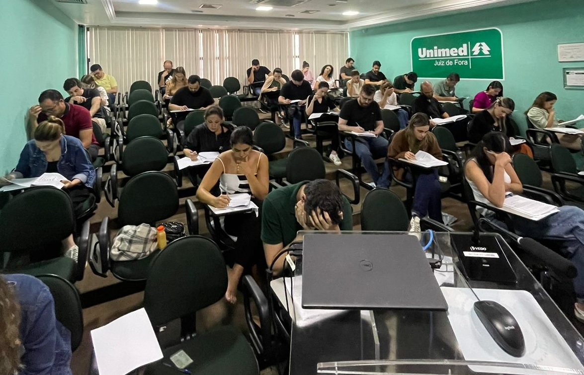 Unimed JF - Cooperativação: Médicos fazem prova para se tornar cooperados da Unimed Juiz de Fora